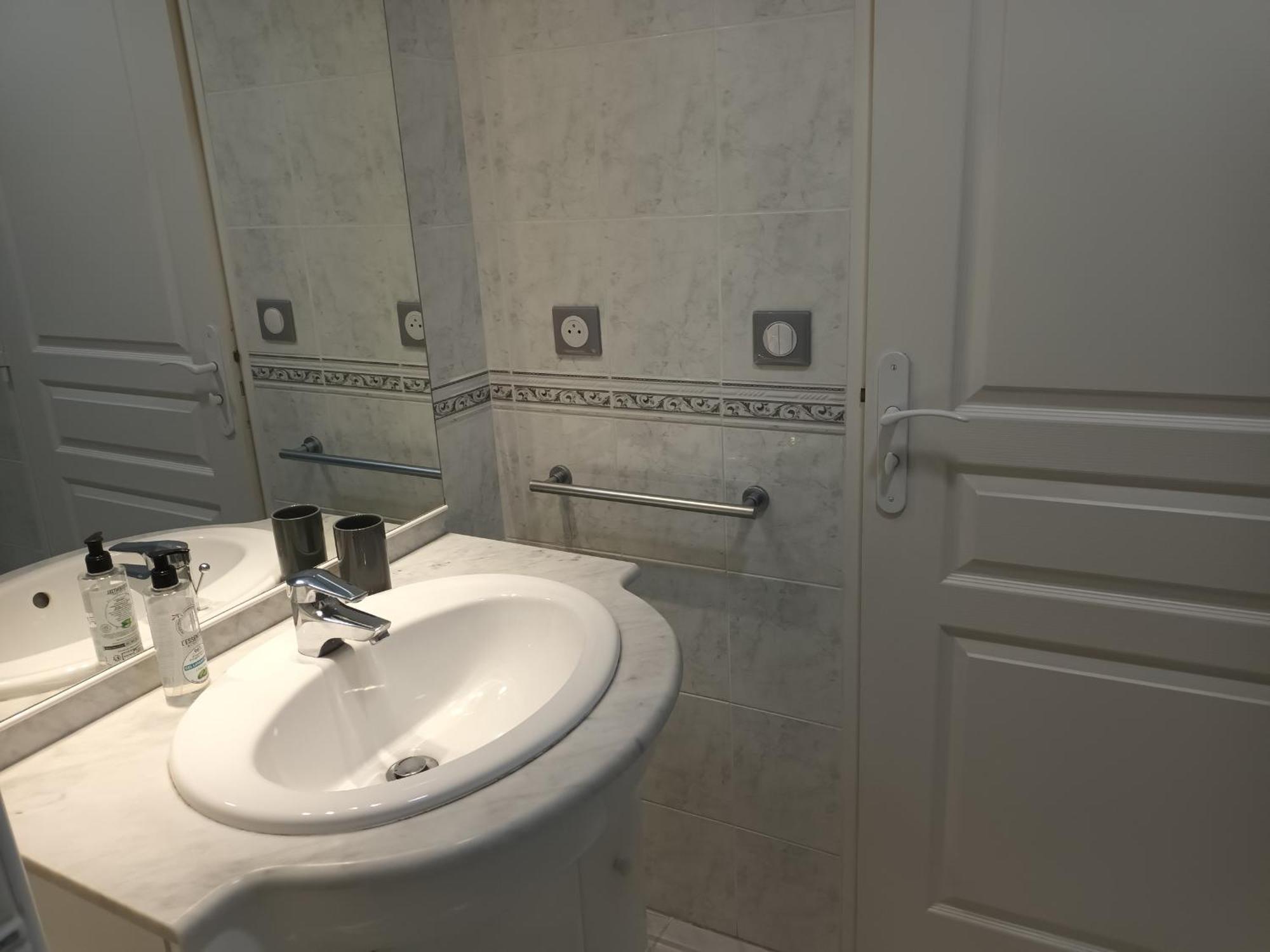Appart. 2* A Hendaye, Proche Centre, Parking Privatif - Fr-1-239-777 Daire Dış mekan fotoğraf